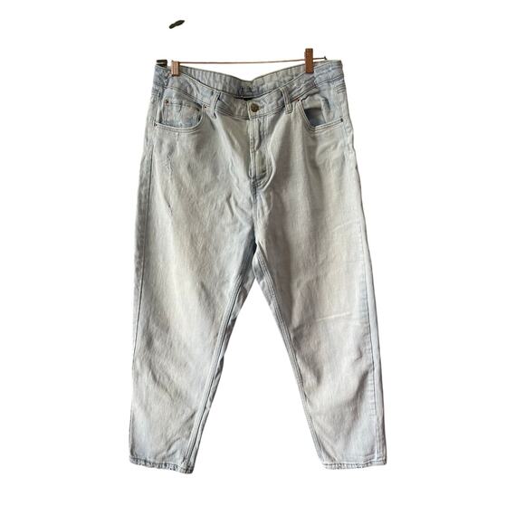 Wild Fable High Rise Mom Jeans Light Wash Blue Sz 16 Distressed Boho Casual - Picture 1 of 9